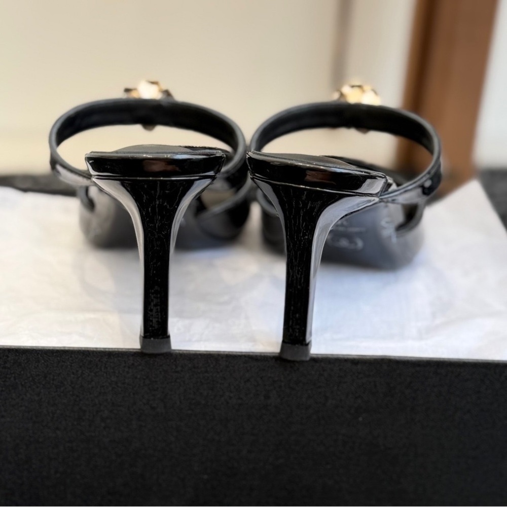 CHANEL Glossy Black Heels with Floral Embellishment - Picture 5 of 5